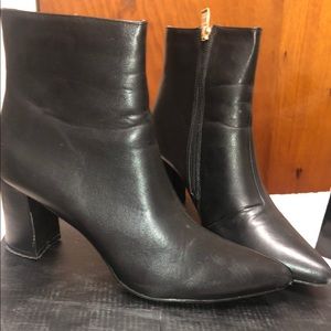 LULU’s black ankle booties closed toe short heel block heel
